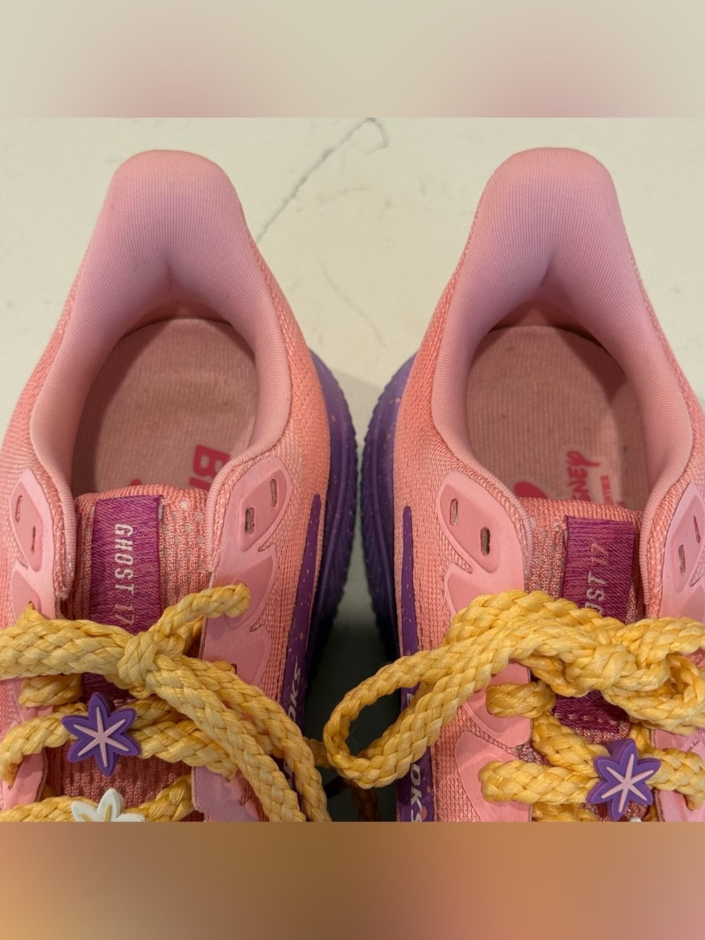2026 Run Disney x Brooks Ghost 17 Rapunzel Sneakers Size 6.5 - Picture 3 of 11